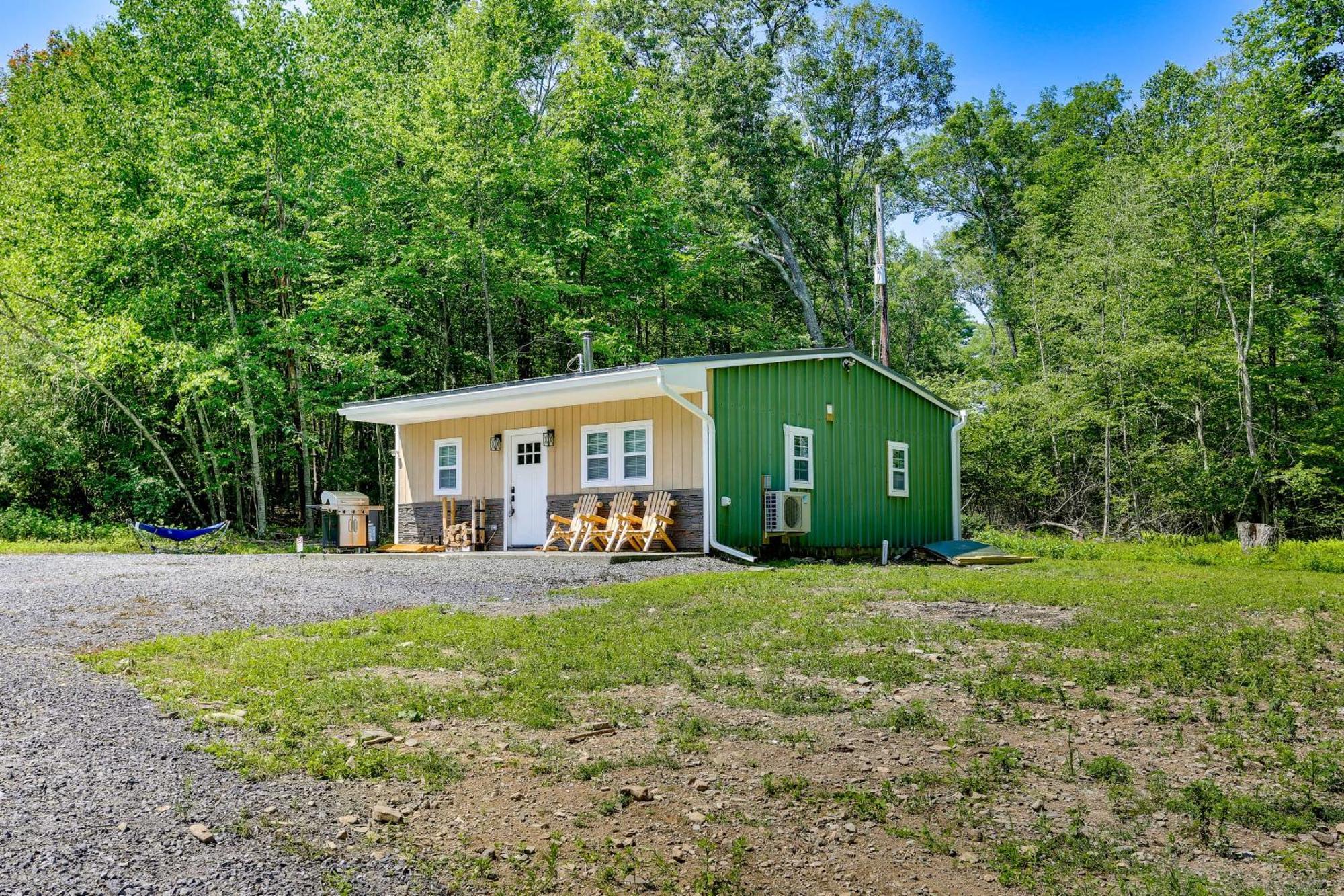 Secluded Poconos Cabin With Fire Pit On 75 Acres! East Stroudsburg Exterior photo